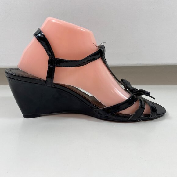 Predictions Womens Black Patent Leather T-Strap Wedge Heel Sandals Bow Size 9.5 - Picture 5 of 14